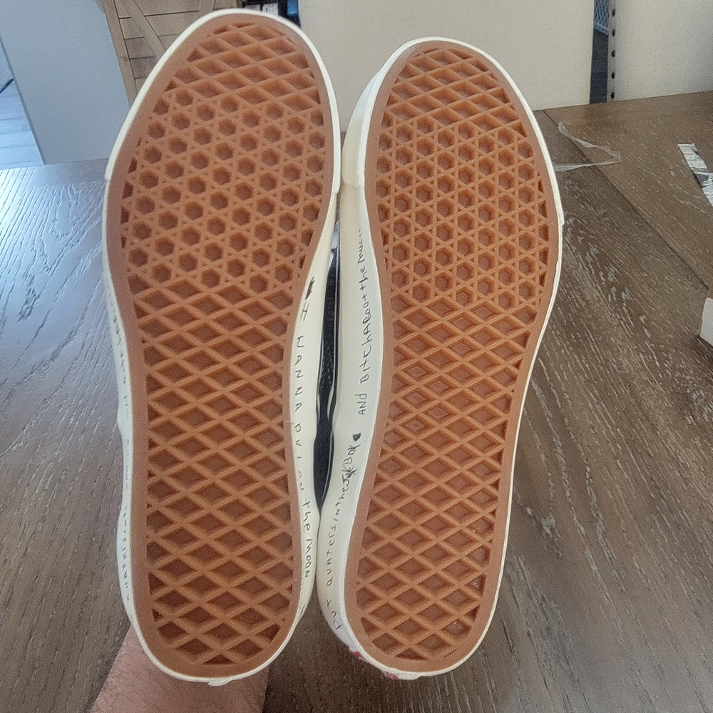 Vans OG Classic slip ons. New in box.Size: 8.5 men/ 10 women.Color: black, white - Picture 5 of 11